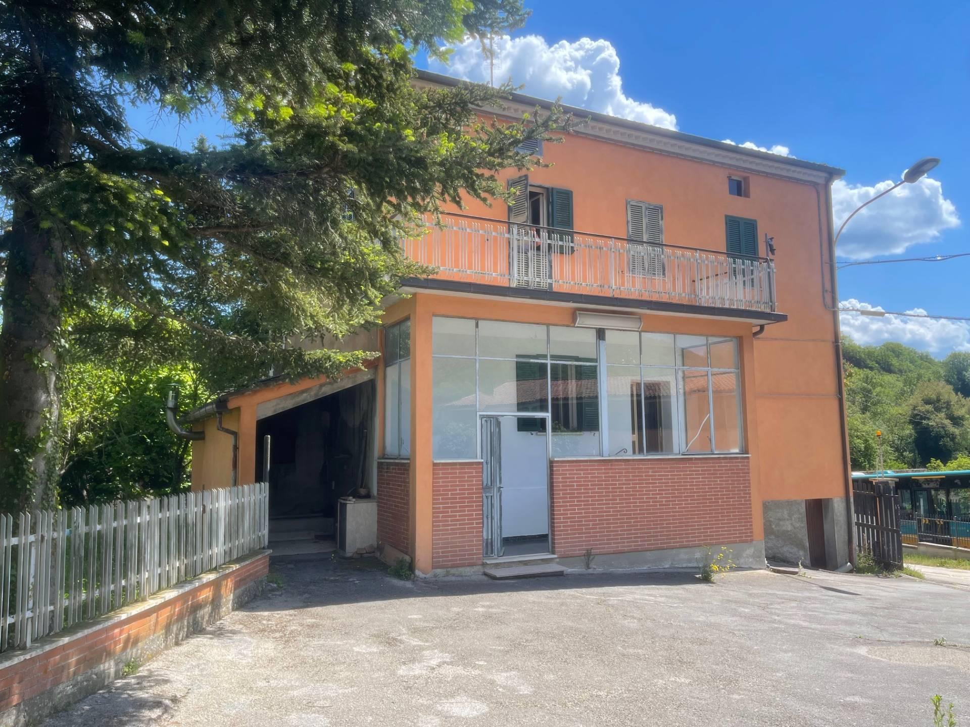 Casa indipendente in Mulino Avenale, Genga