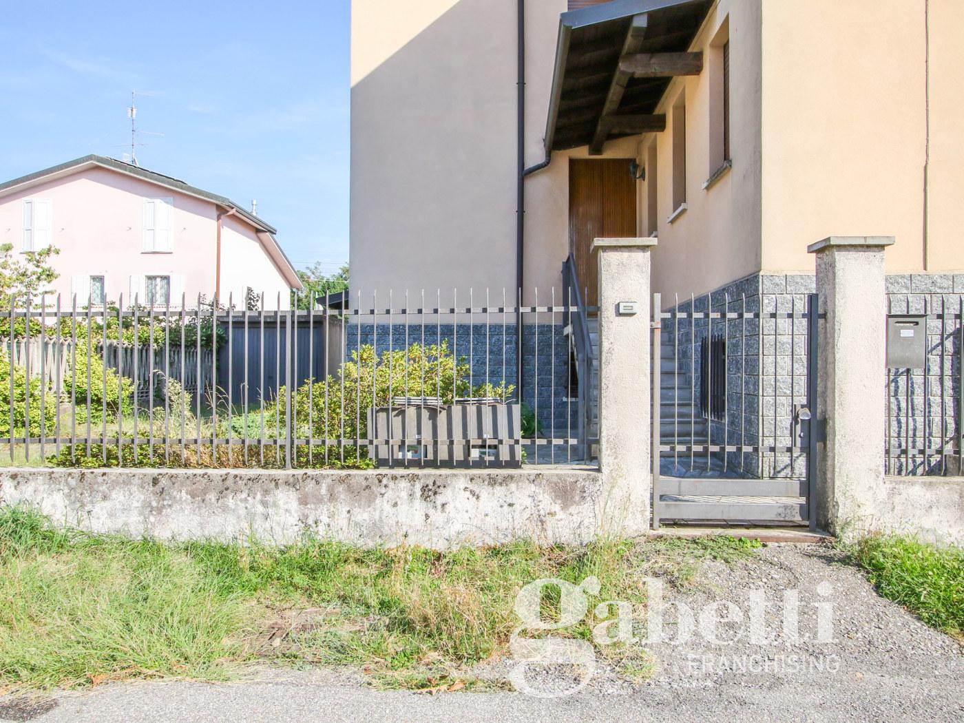 Villa bifamiliare in Via Appennini 12, Gallarate