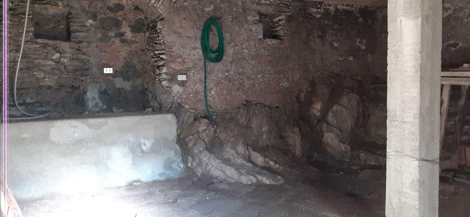 Casa indipendente, Luni