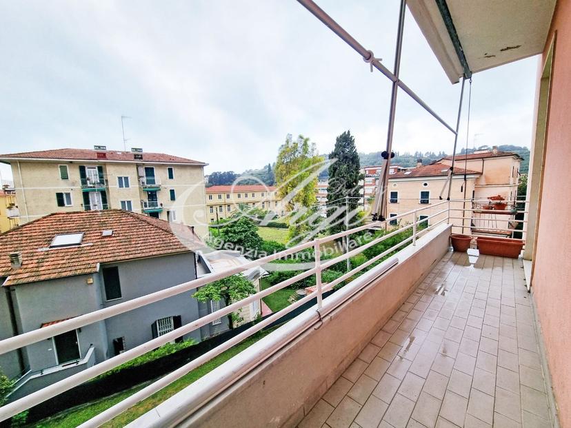 Quadrilocale in Viale della Vittoria, Lerici