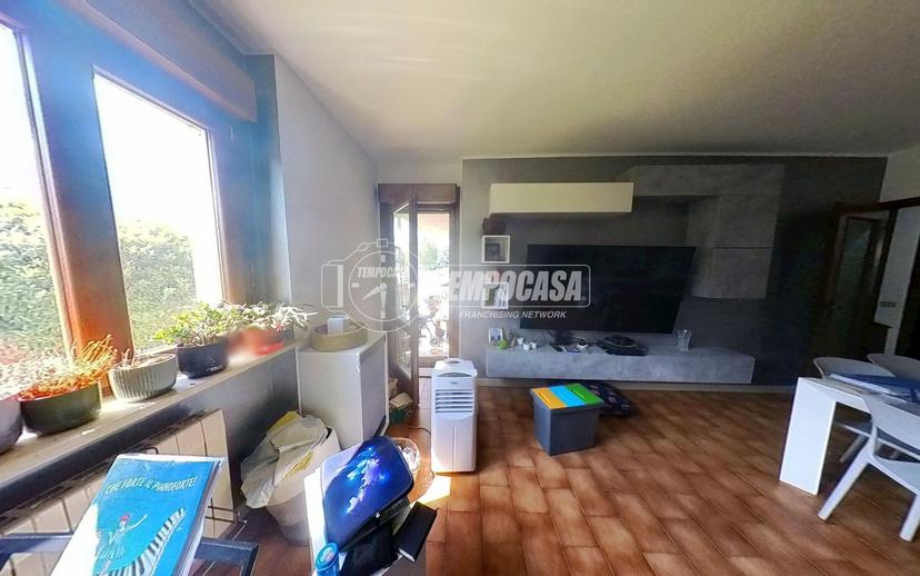 Appartamento in Via De Chevreres Gilles 2, Aosta — foto 2 di 5