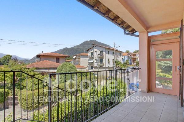 Villa in Via Michelangelo Buonarroti 80, Laveno-Mombello — foto 3 di 5