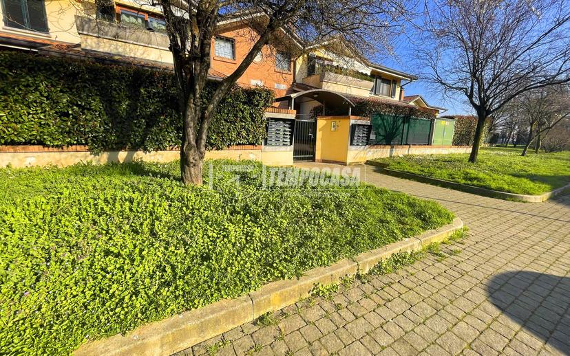Trilocale in Via Sempione, Varedo — foto 2 di 5