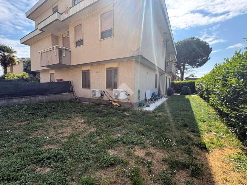 Trilocale in Via Giovanni Boccaccio 22, Trecate — foto 4 di 5