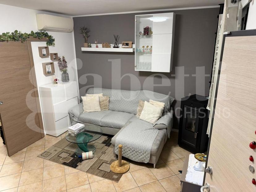 Villa a schiera in Via Roma 10/E, Vellezzo Bellini