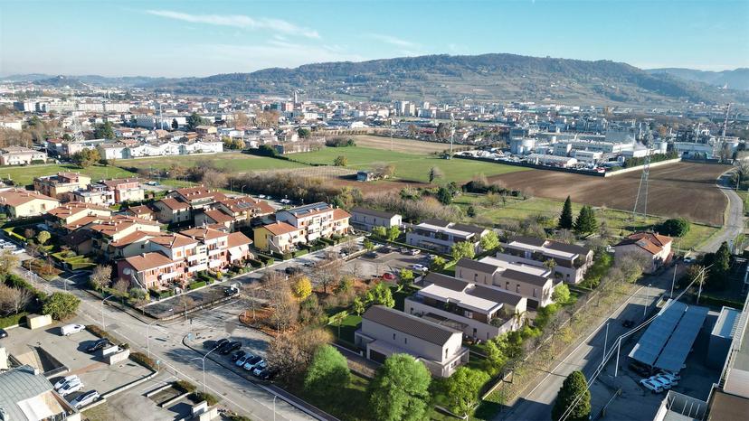 Appartamento in Via Martiri di Cefalonia, Montecchio Maggiore — foto 3 di 5