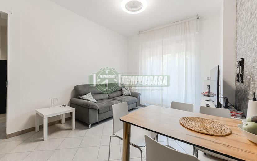 Trilocale in Via Eligio Brigatti 15, Ronco Briantino — foto 3 di 5