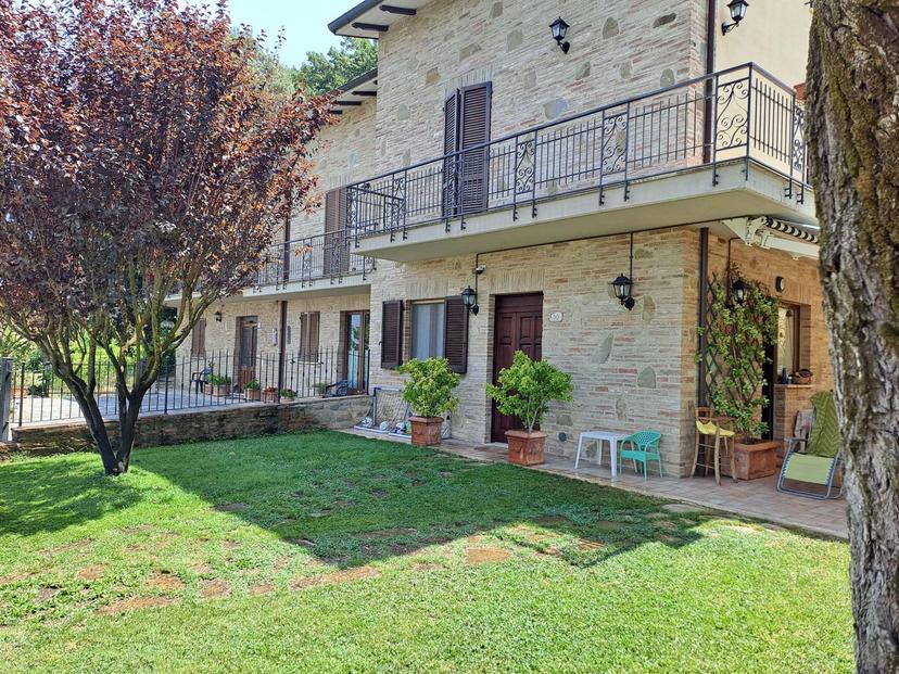 Villa bifamiliare, Torgiano — foto 4 di 5