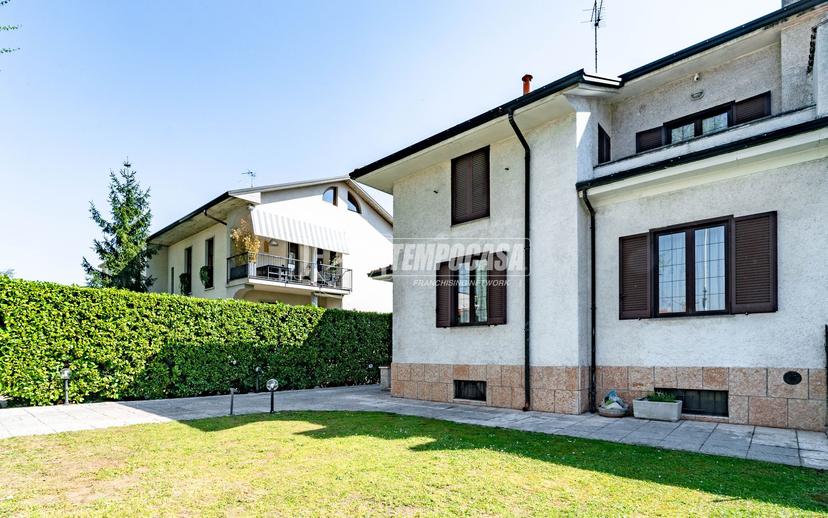 Villa in Corso Italia, Caronno Pertusella — foto 3 di 5
