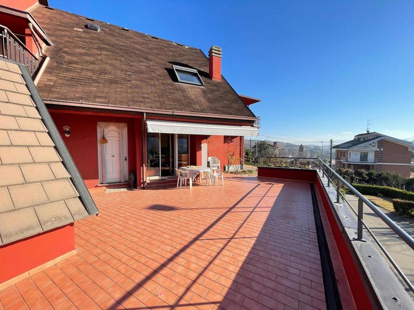 Villa in Via Mezza Montà  26, Piobesi d'Alba — foto 4 di 5