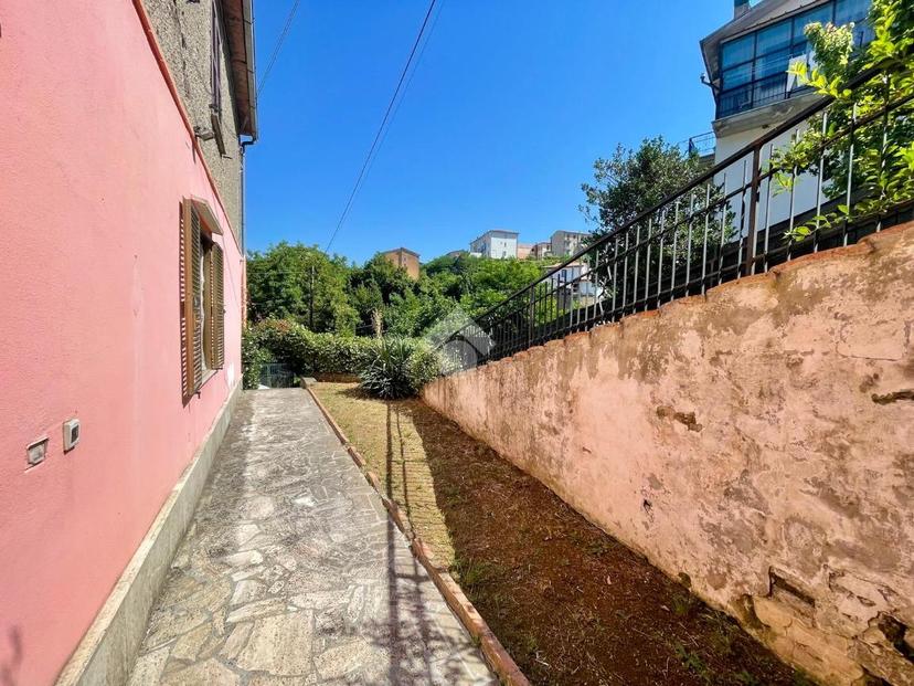 Villa a schiera in Via dell'Eschio 50, Valentano — foto 2 di 5
