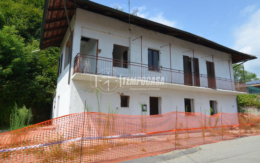 Casa indipendente in Via San Rocco 26, Front — foto 3 di 5