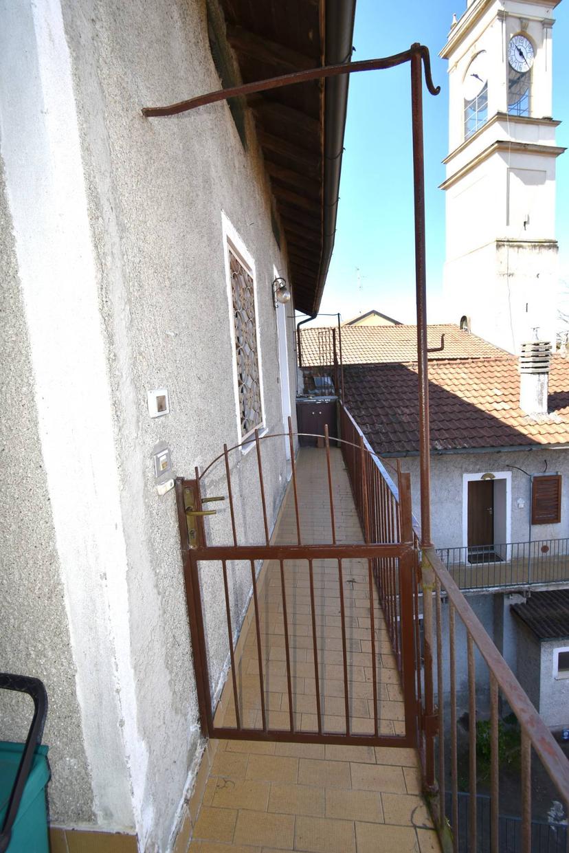 Trilocale in Roma 10/C, Usmate Velate