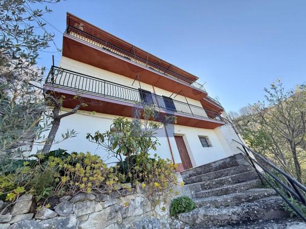 Appartamento, Bomba