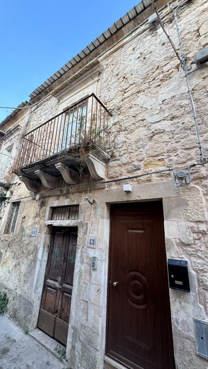 Casa indipendente in Via Vincenzo Albanese, Modica