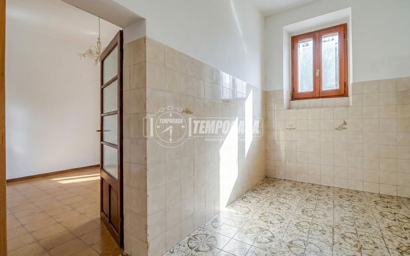 Trilocale in Vicolo del Torchio 16, Castano Primo — foto 3 di 5