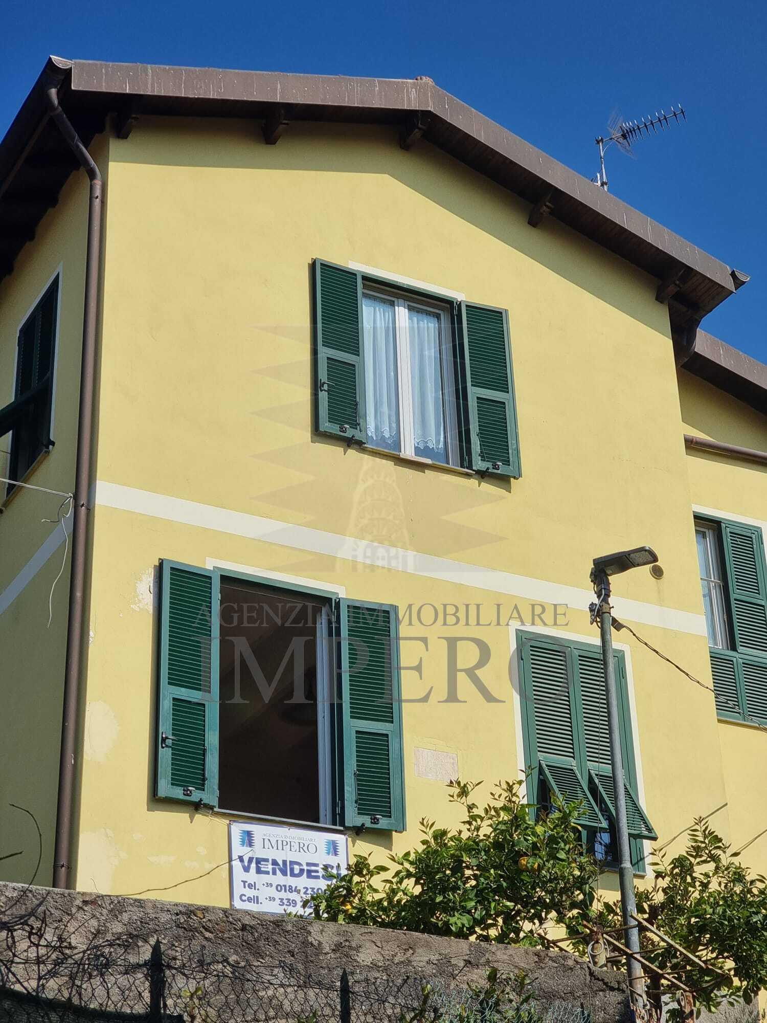 Villa a schiera in Via Poggio Ponente 5, Vallecrosia