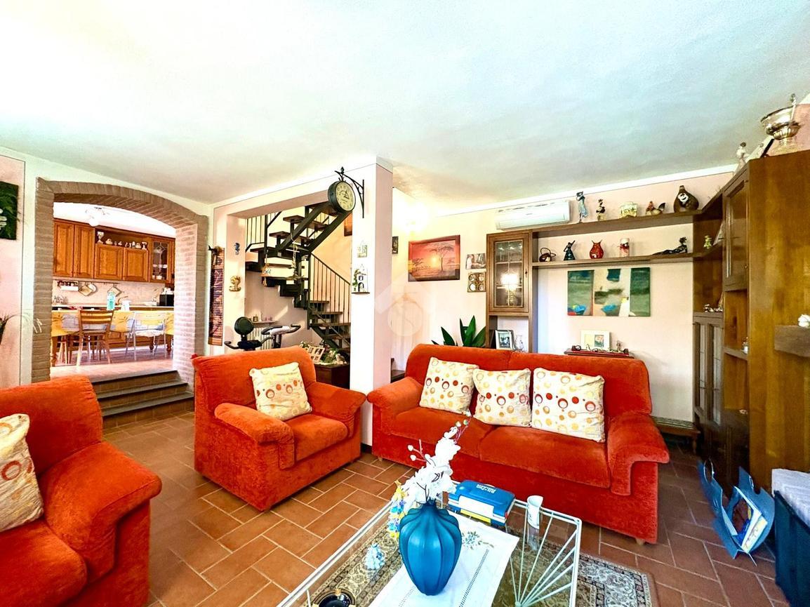 Villa a schiera in Via Baroni, Vernasca