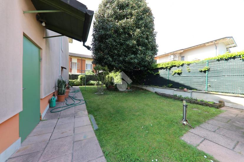 Villa in Via Solferino E San Martino 33, Roverbella — foto 3 di 5