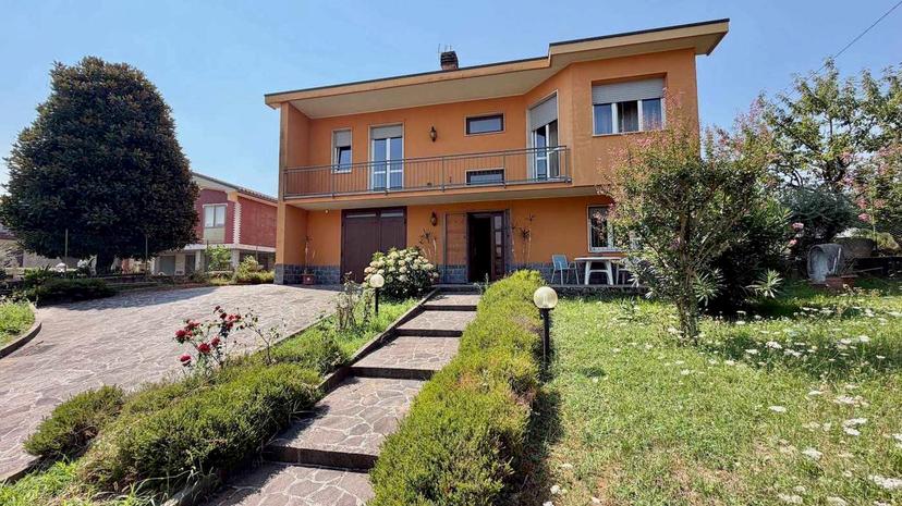 Villa in Via Milano  23, Terno d'Isola