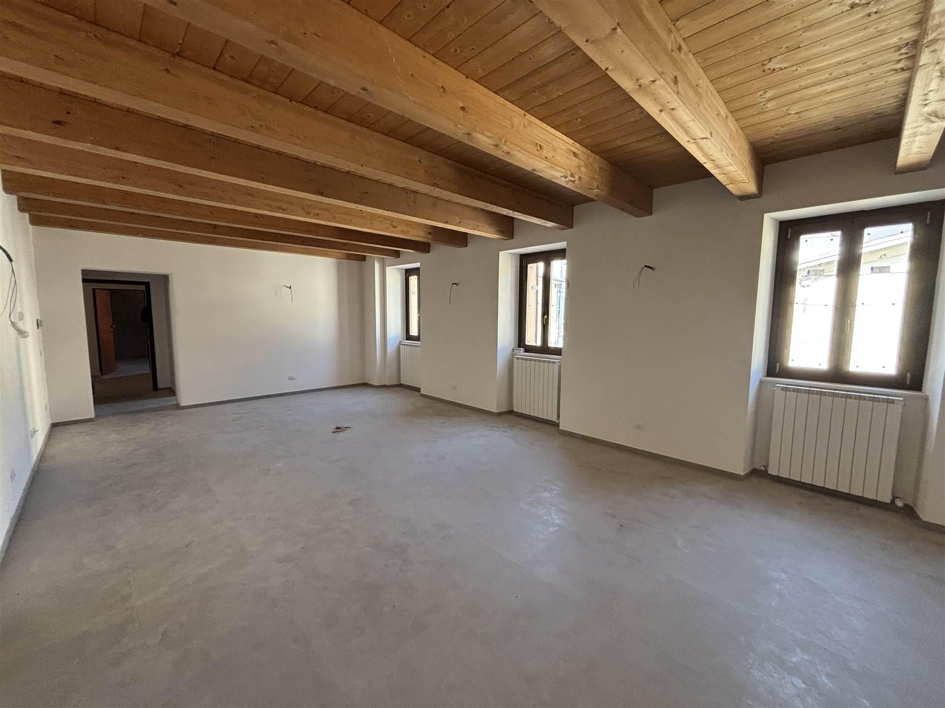 Trilocale, Castelraimondo