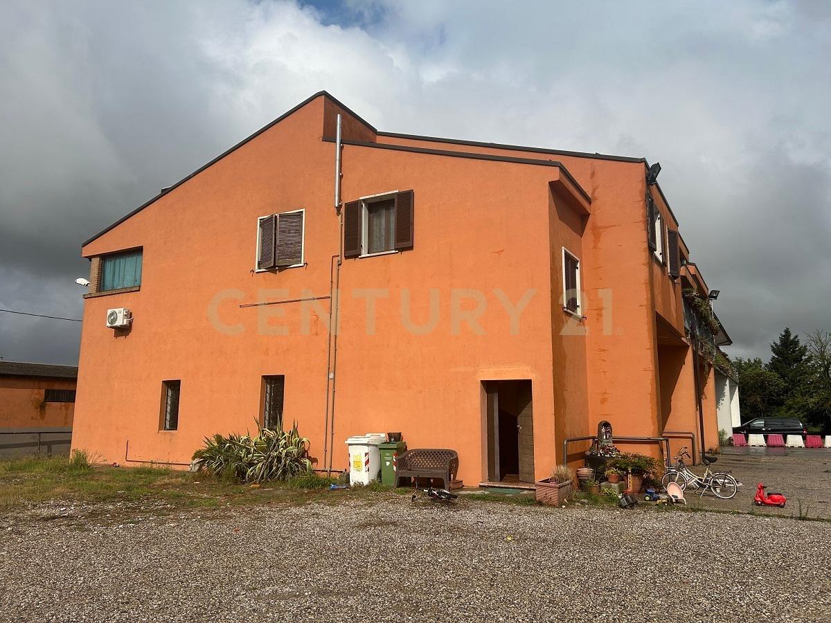Appartamento in Strada Ostigliese 190, Roncoferraro