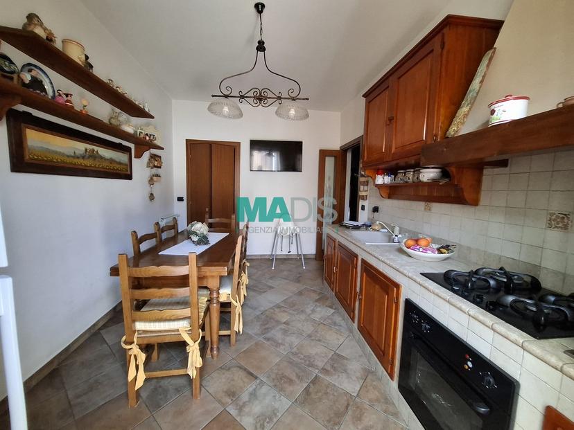 Trilocale in Via Garigliano 42, Prato