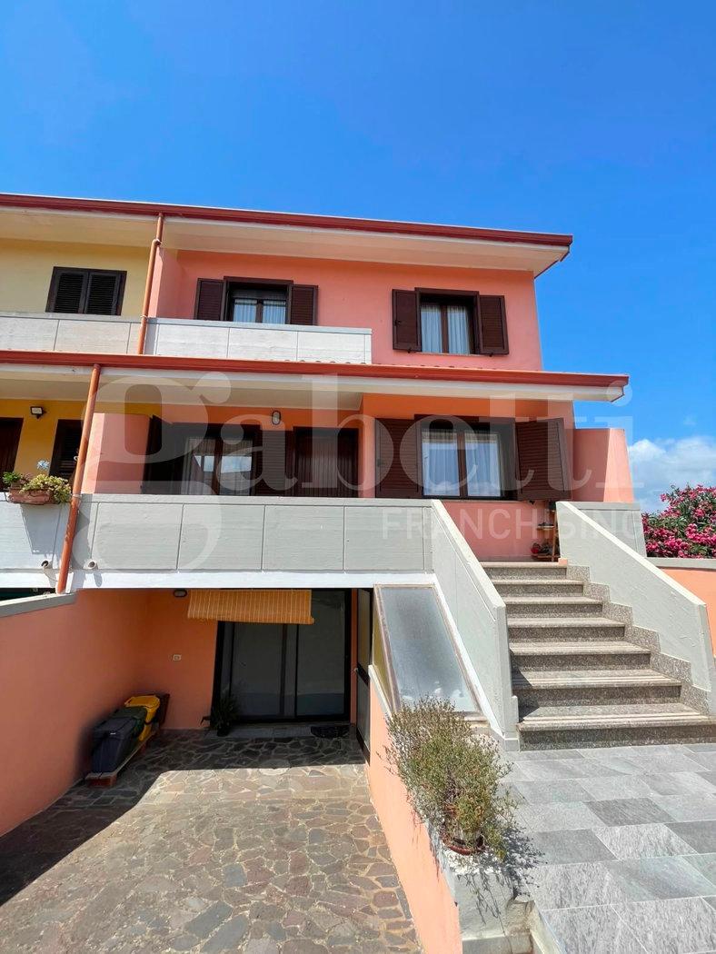 Casa indipendente in Via Capo Caccia 19, Oristano — foto 3 di 5