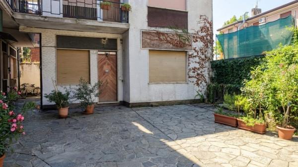 Appartamento in Via Giuseppe Garibaldi, Carugo