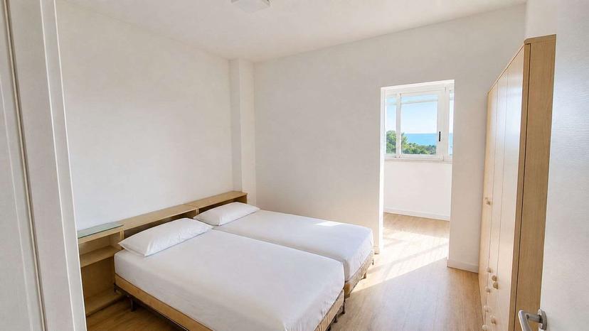 Trilocale in Lungomare Rocca Priora  17, Falconara Marittima — foto 3 di 5