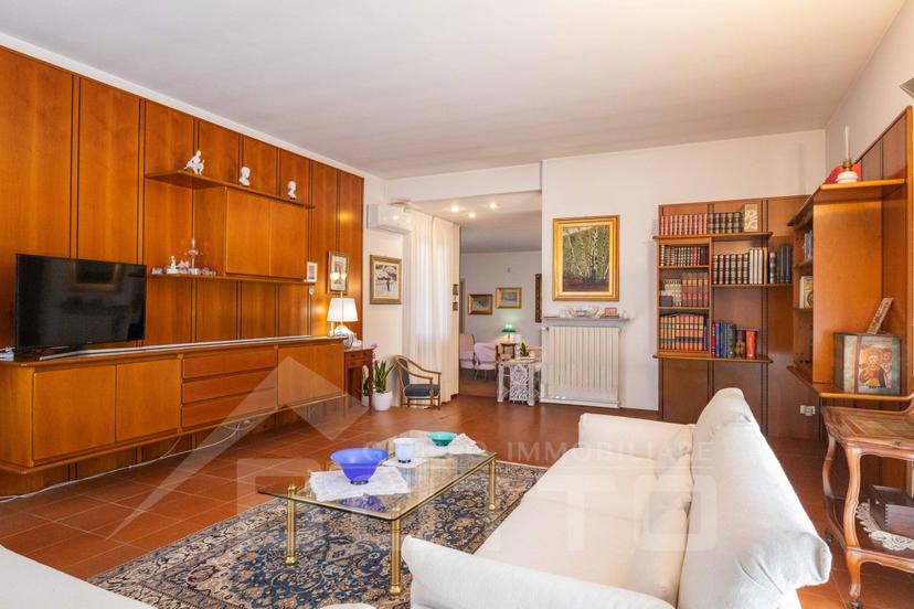 Villa in Via Tevere N.11, Oleggio — foto 5 di 5