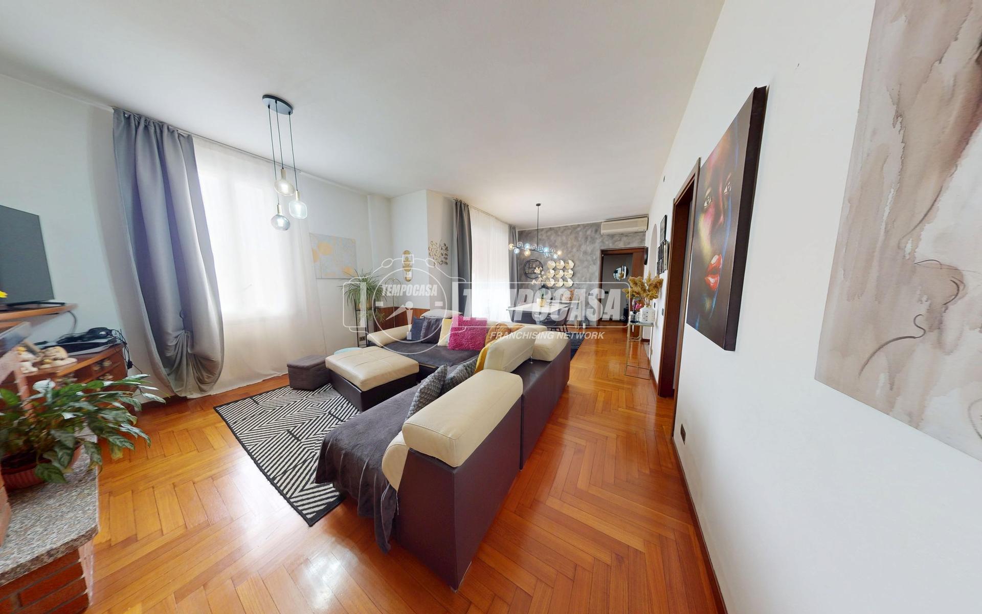 Trilocale in Via della Rocchetta 5, Lomazzo