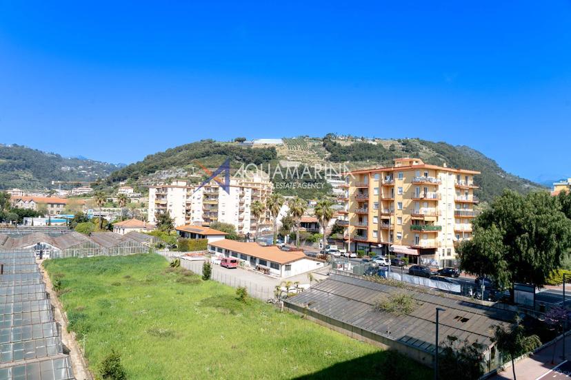Bilocale in Via Don Giovanni Bosco 86, Vallecrosia — foto 2 di 5