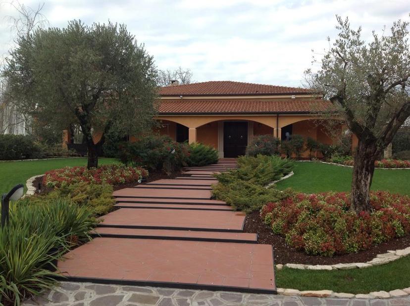 Villa in Via Milano 57, Peschiera del Garda — foto 2 di 5