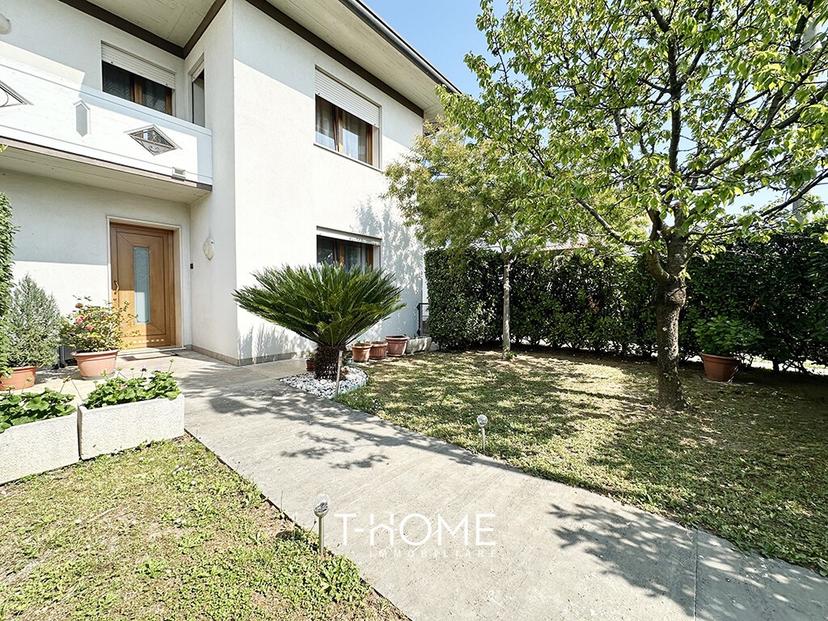 Villa trifamiliare, Romano d'Ezzelino — foto 5 di 5