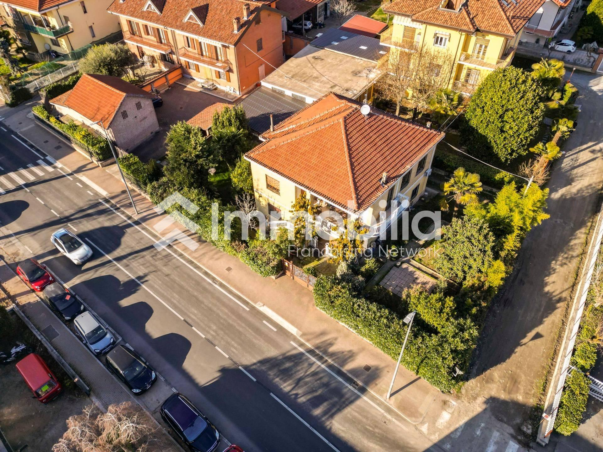 Villa in Strada Genova 183, Moncalieri