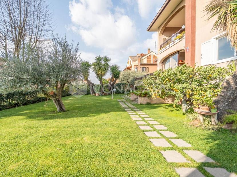 Casa indipendente in Via Divino Amore S.N.C., Marino — foto 2 di 5
