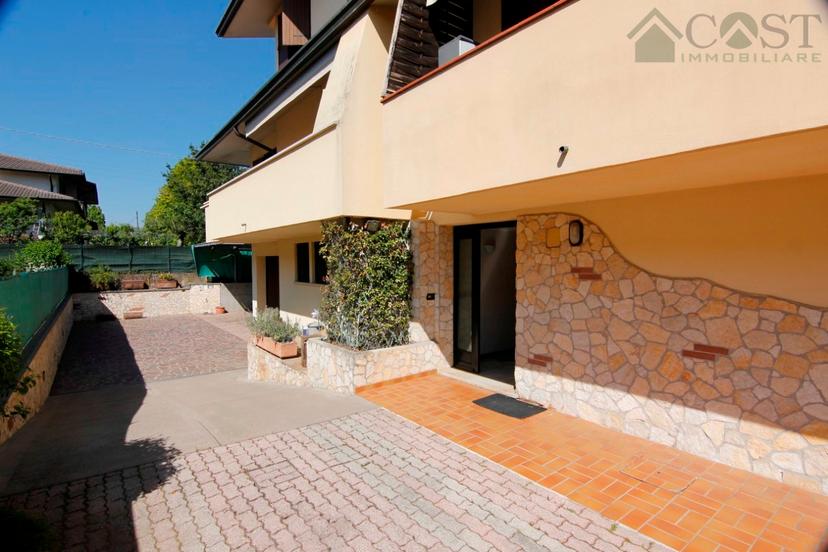 Villa bifamiliare in Via Rodolfi, Costabissara — foto 3 di 5