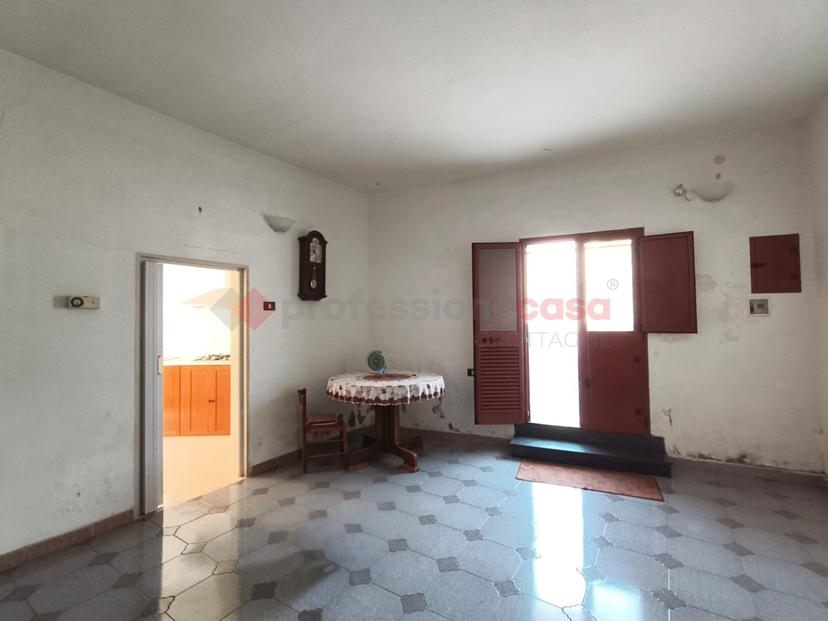 Casa indipendente in Via Oberdan 7, Grottaglie