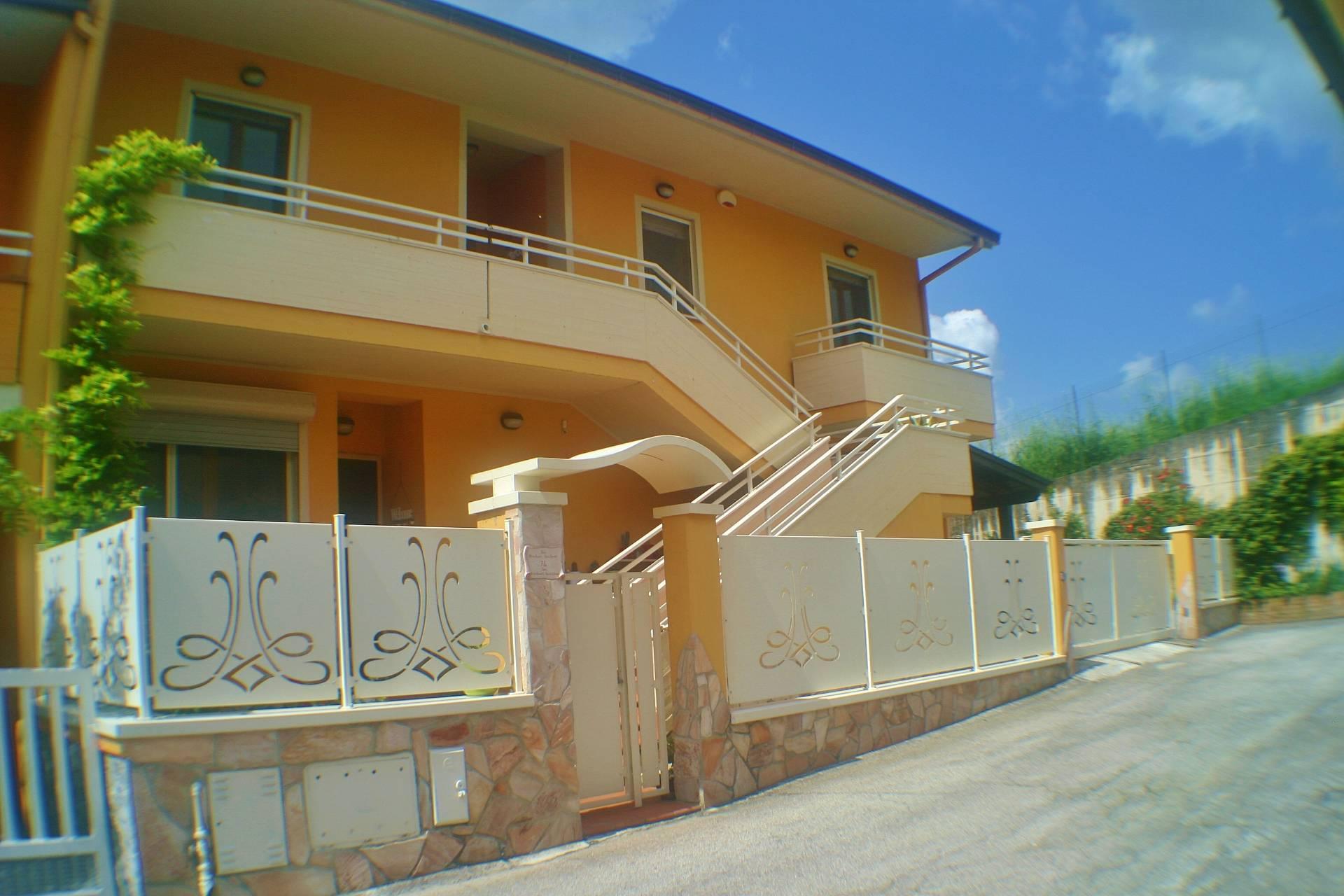 Villa a schiera in Via dei Colli - Valle San Giovanni, Teramo