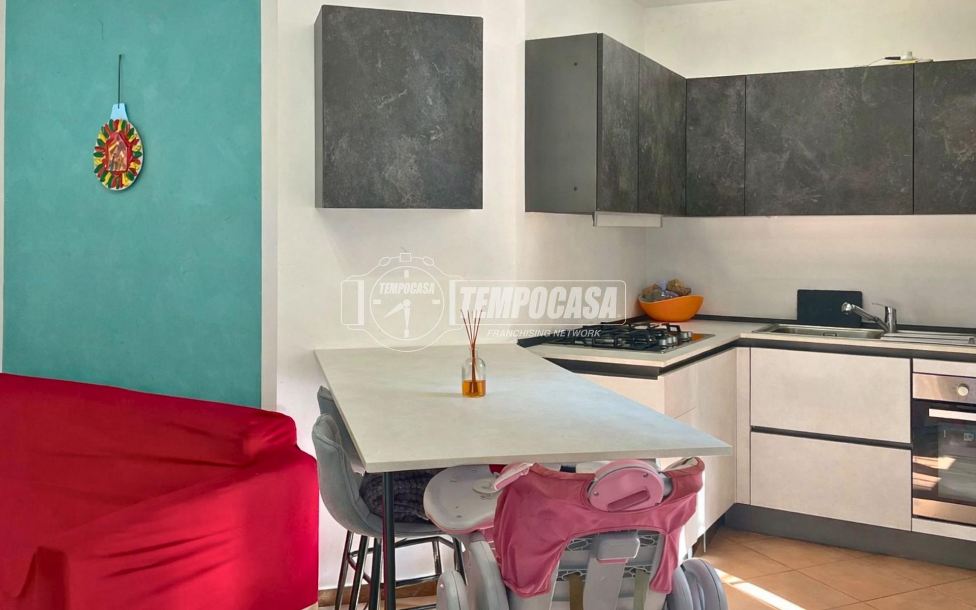 Trilocale in Via Sant'Antonio 8, Brivio