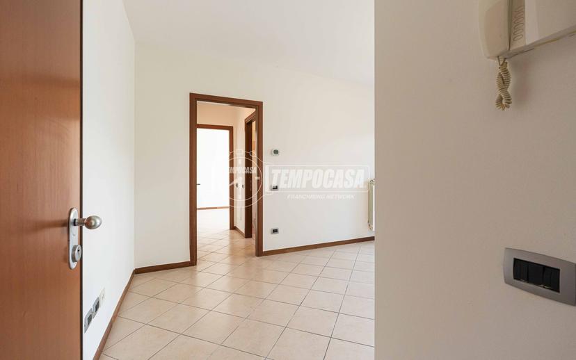 Bilocale in Via Roma 23, Lambrugo — foto 2 di 5
