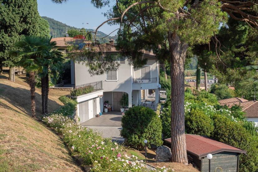 Villa in Via Ugo Foscolo 17, Credaro — foto 4 di 5