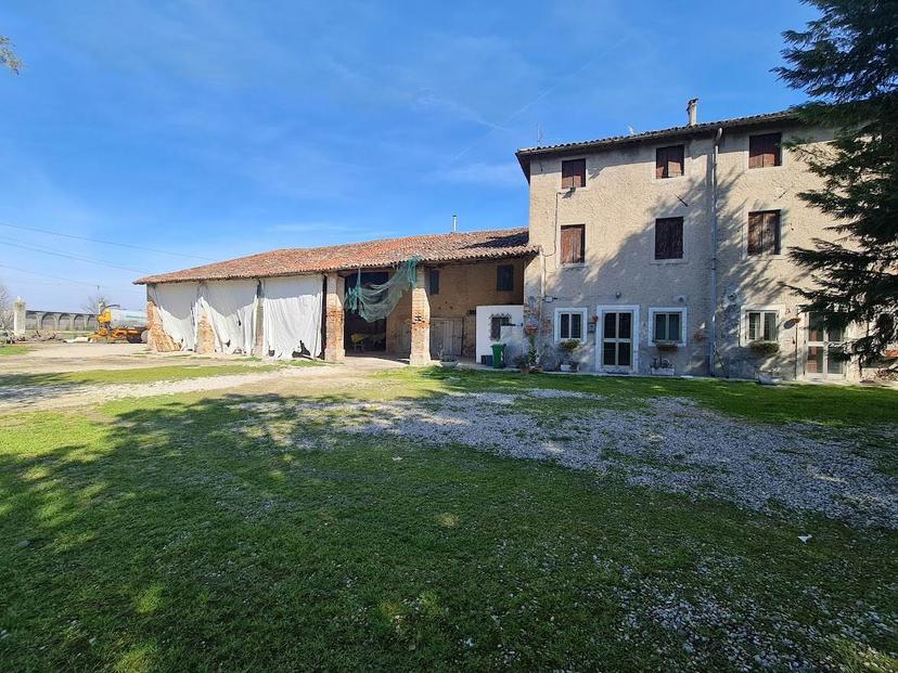 Rustico in Via delle Salette, Nogarole Rocca — foto 2 di 5