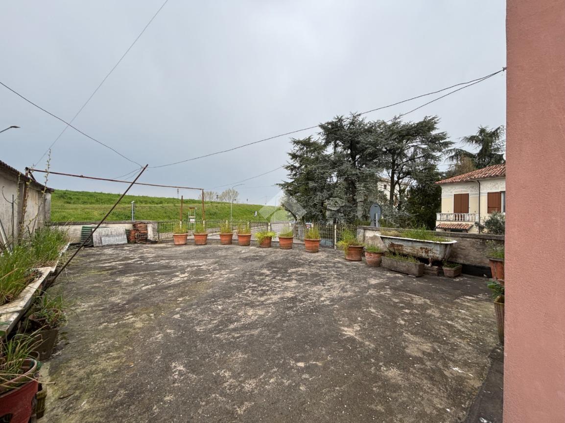 Casa indipendente in Via Battisti 25, San Benedetto Po