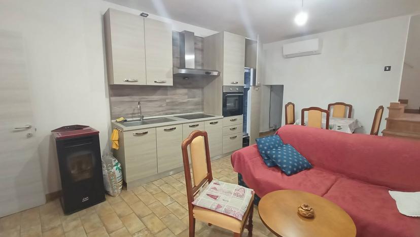Trilocale in Trento E Trieste 30, Crespina Lorenzana — foto 5 di 5