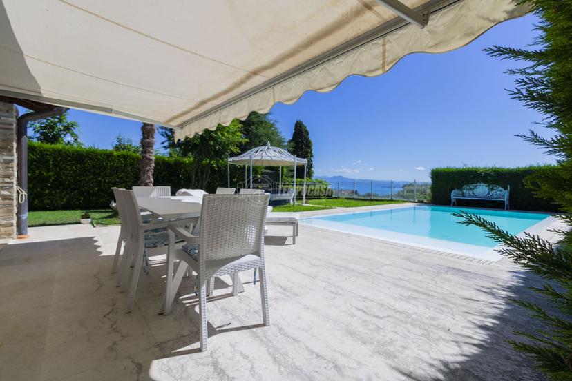Villa in Via P. Ondei, Barcuzzi 14, Lonato del Garda — foto 3 di 5