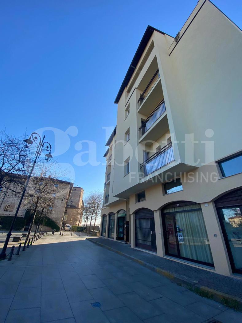 Trilocale in Piazza Generale Domenico Perrucchetti 36, Cornate d'Adda — foto 2 di 5