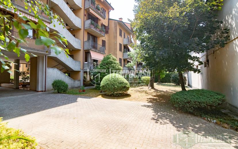Trilocale in Via Don Ambrogio Rocca 9, Senago — foto 4 di 5