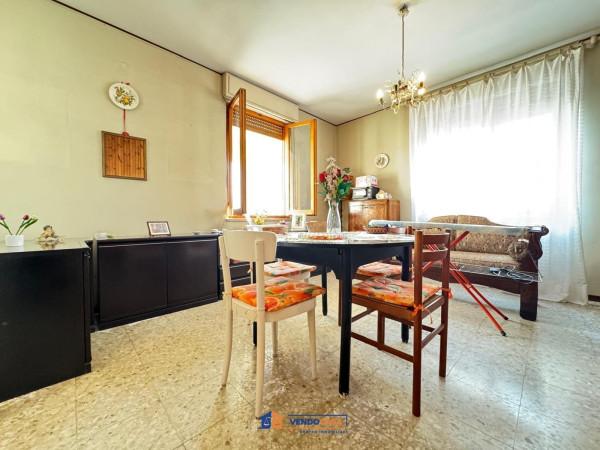 Cascina in Via Edoardo Ravazza 44, Mombercelli